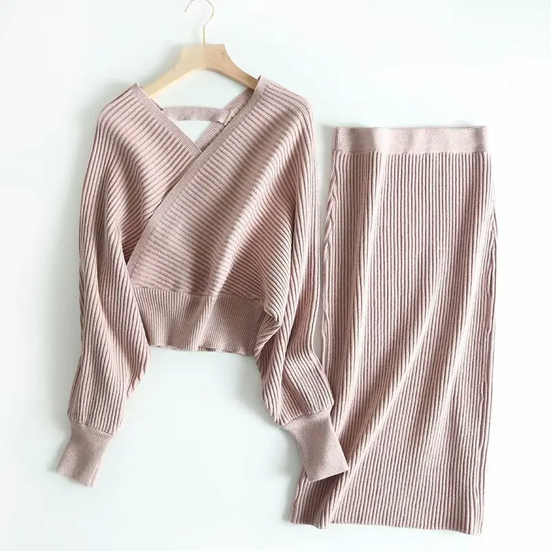 2019 autumn winter new sexy knitted 2 piece set women lantern sleeve v neck sweater suit fashion Elastic Waist Skirt Suit Femme
2019 autumn winter new sexy knitted 2 piece set women lantern sleeve v neck sweater suit fashion Elastic Waist Skirt Suit Femme
