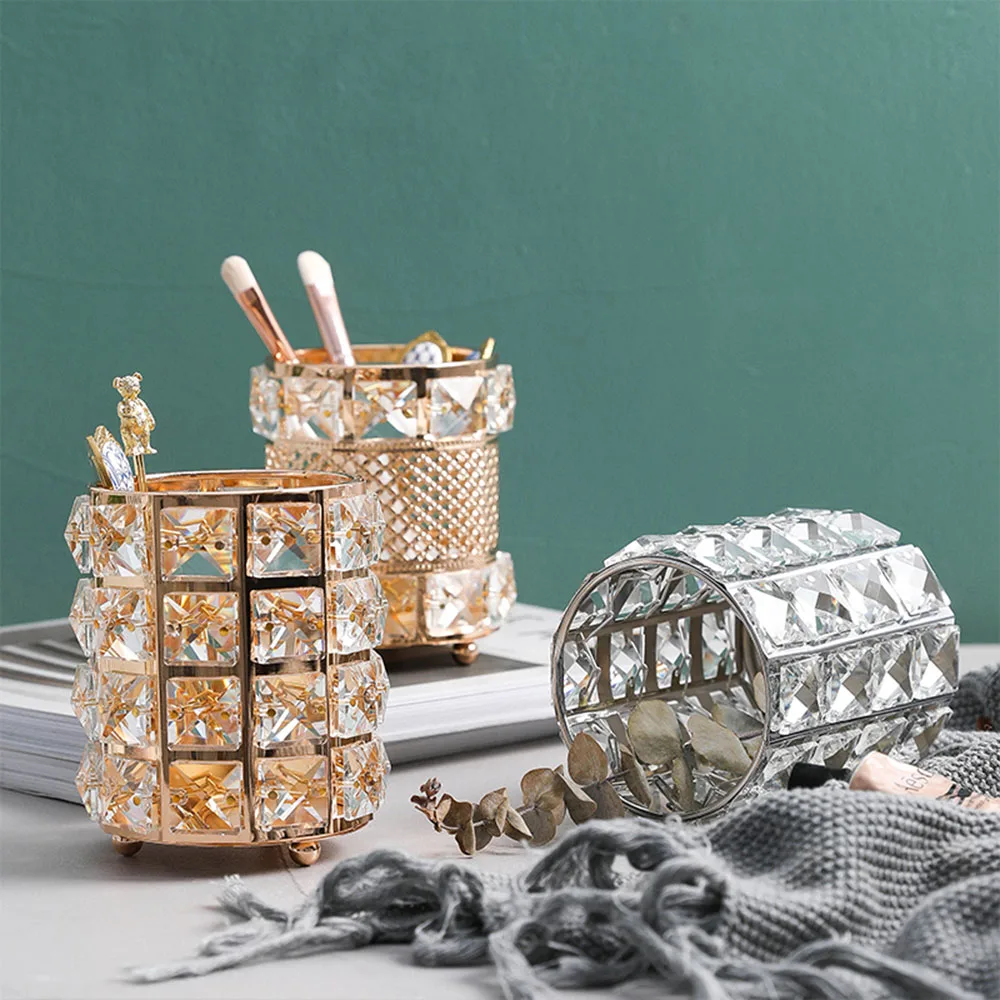 European Gold Metal Crystal Makeup Brush Storage Jar Eyebrow Pencil Comb Fnishing Box Pen Holder Cosmetic Tool Storage Tube
European Gold Metal Crystal Makeup Brush Storage Jar Eyebrow Pencil Comb Fnishing Box Pen Holder Cosmetic Tool Storage Tube
