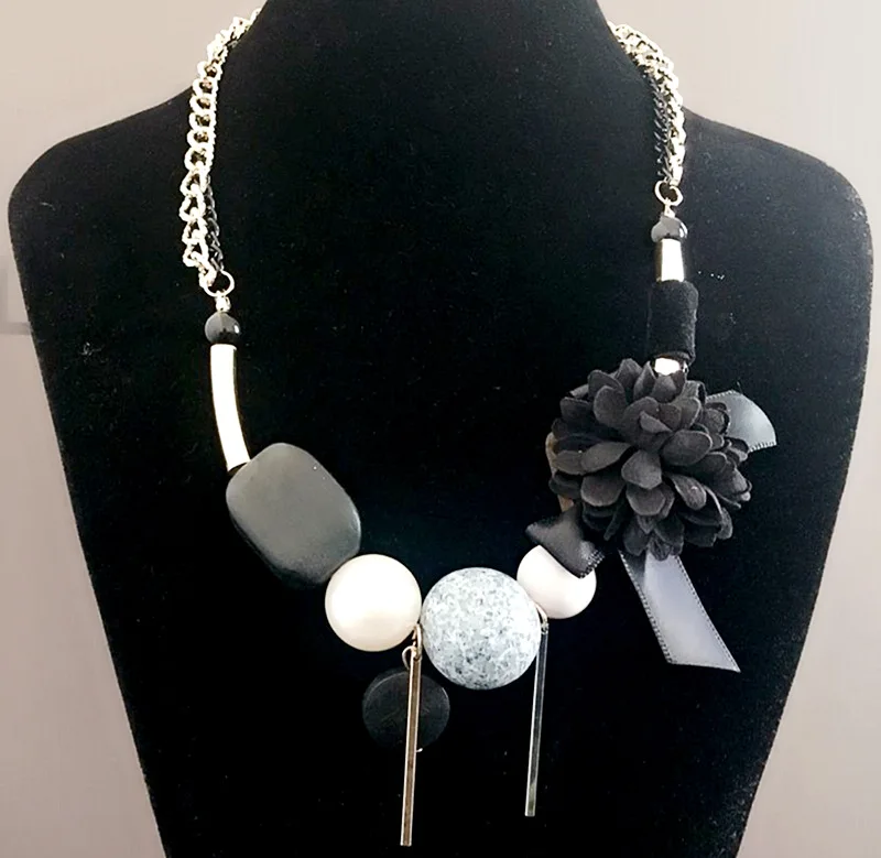 Han edition autumn winter sweater chain square package grinding ball ball rod with spline Christmas pendant hanging ornament
Han edition autumn winter sweater chain square package grinding ball ball rod with spline Christmas pendant hanging ornament
