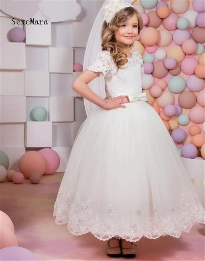 Lace Backless Flower Girl Dresses Short Sleeves Baby Girl Birthday Party Christmas Communion Dresses Girl Party Gown Size2-16Y
Lace Backless Flower Girl Dresses Short Sleeves Baby Girl Birthday Party Christmas Communion Dresses Girl Party Gown Size2-16Y