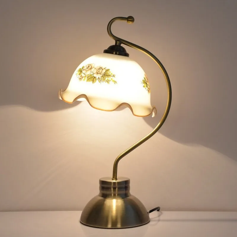 Retro desk lamp lamp of bedroom the head of a bed Study of the sitting room to touch the lamp light free shipping
Retro desk lamp lamp of bedroom the head of a bed Study of the sitting room to touch the lamp light free shipping
