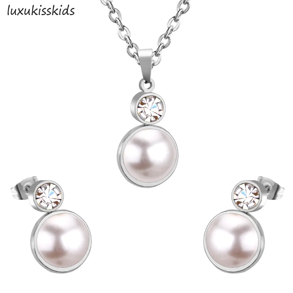 LUXUKISSKIDS Top 316L Stainless Steel Fake Pearl Pendant Necklace Small Stud Earring Zircon Wedding Jewelry Sets For Women Girl
LUXUKISSKIDS Top 316L Stainless Steel Fake Pearl Pendant Necklace Small Stud Earring Zircon Wedding Jewelry Sets For Women Girl