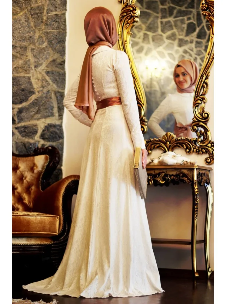 White Lace Long Sleeve Muslim Evening Dresses 2017 Hijab Islamic Dubai Abaya Kaftan Ribbons A-Line Evening Gowns Prom Dresses
White Lace Long Sleeve Muslim Evening Dresses 2017 Hijab Islamic Dubai Abaya Kaftan Ribbons A-Line Evening Gowns Prom Dresses