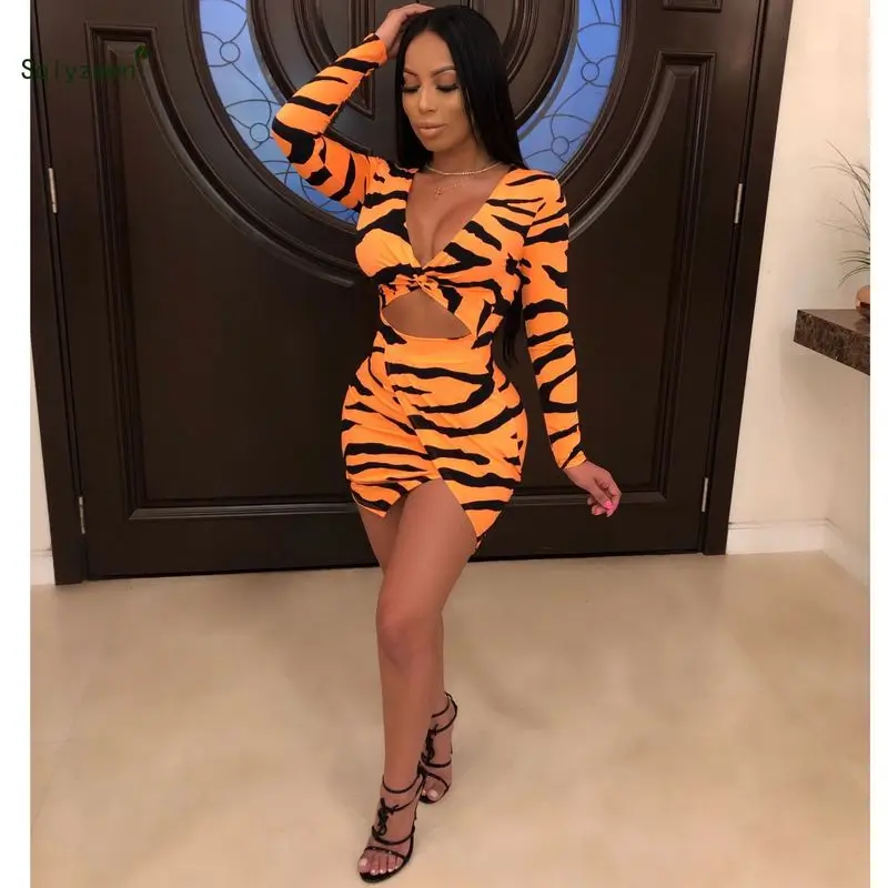Sexy Long Sleeve Tiger Zebra Striped Mini Dresses Spring V Neck Hollow Out Irregular Bodycon Dress Split Pleated Party Vestidos
Sexy Long Sleeve Tiger Zebra Striped Mini Dresses Spring V Neck Hollow Out Irregular Bodycon Dress Split Pleated Party Vestidos