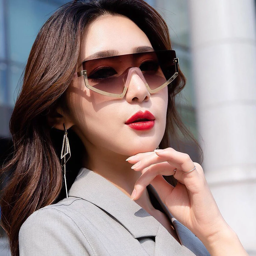 Luxury Sunglasses Women Brand designer New Fashion Triangle metal Oversized frame Eyewear Reb Blue Brown Lens Sun Glasses UV400
Luxury Sunglasses Women Brand designer New Fashion Triangle metal Oversized frame Eyewear Reb Blue Brown Lens Sun Glasses UV400