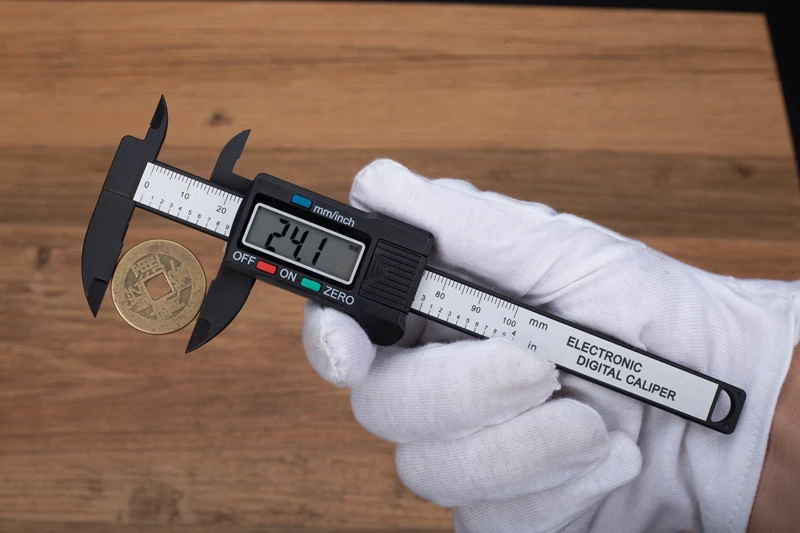 

4inch Electronic Vernier Caliper 100mm Digital LCD Carbon Fiber Micrometer Measuring Tool Plastic Caliper Gauge Micrometer Ruler