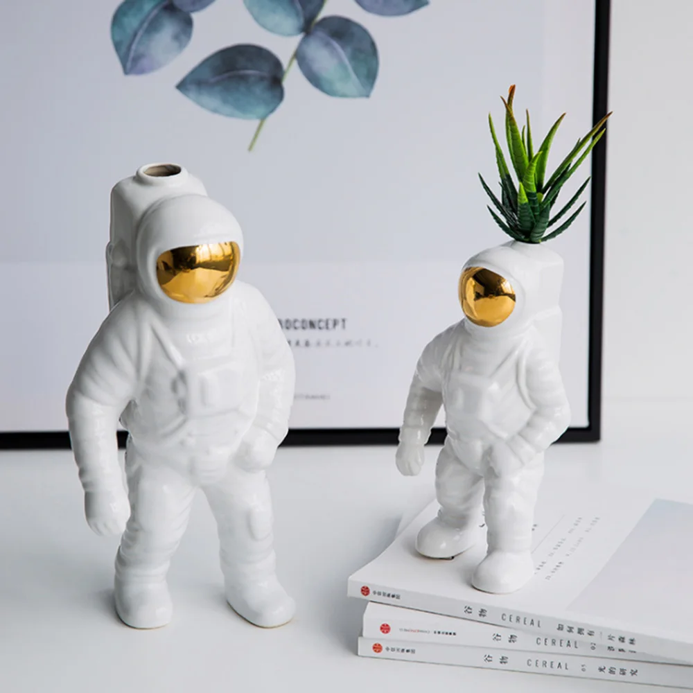 Space man Astronaut Vase Ceramic Model Unique Astronaut Vase Dried Flowers White Ceramic for Table Top Decor Tool
Space man Astronaut Vase Ceramic Model Unique Astronaut Vase Dried Flowers White Ceramic for Table Top Decor Tool