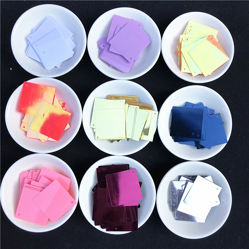 

100pcs/Lot 30mm Large Square Sequins Paillettes Flat PVC loose sequin for Women Garments Sewing Accessories with 1 hole