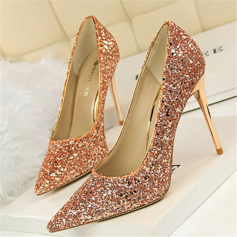 New fashion high-heeled shoes shallow mouth pointed sparkle sequins sexy thin nightclub banquet high-heeled women's shoes
New fashion high-heeled shoes shallow mouth pointed sparkle sequins sexy thin nightclub banquet high-heeled women's shoes