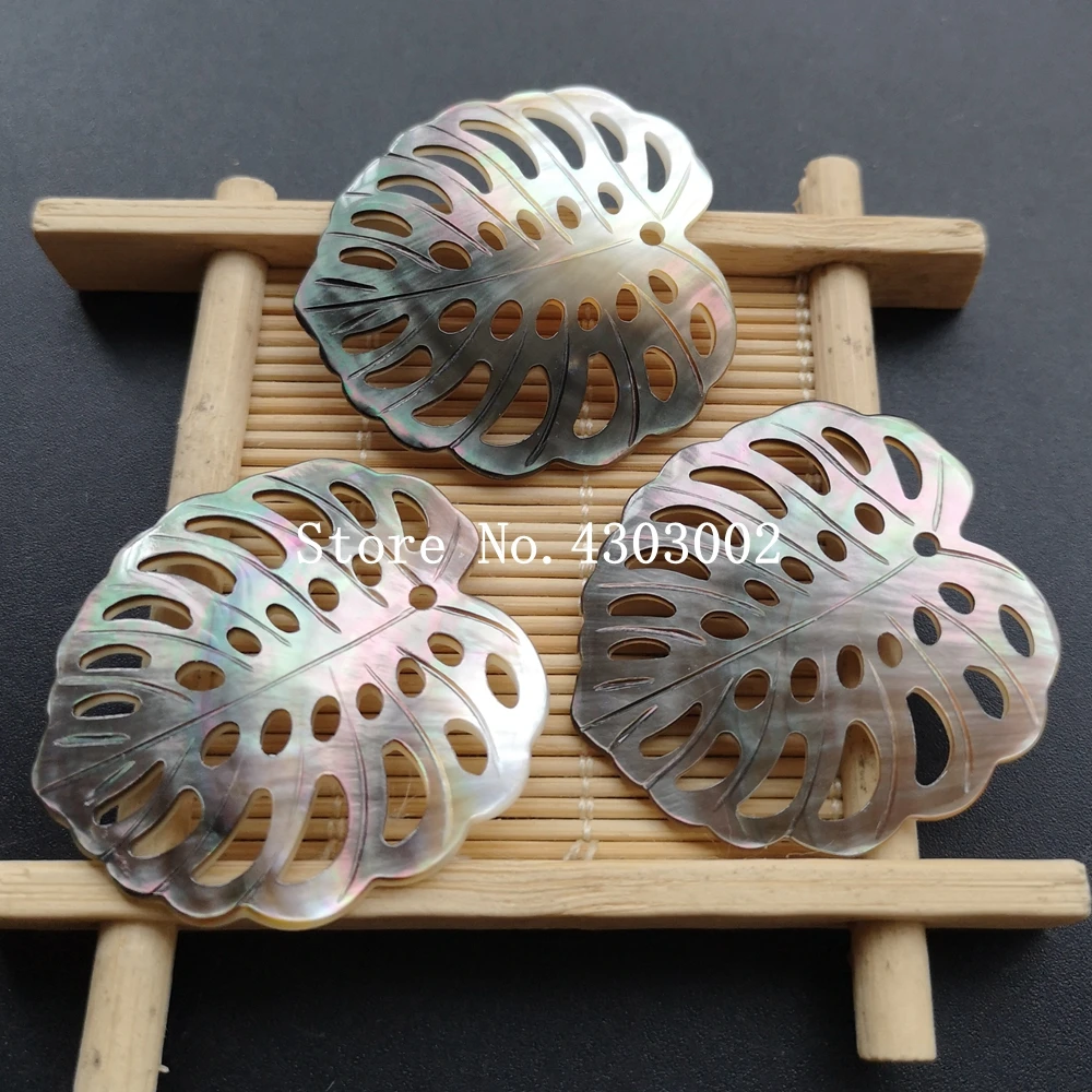 50pcs/lot 37x40mm High quality Real Natural Black Leaf Mother Of Pearl Shell for DIY Jewerly Hollow Leaf MOP for Earrings
50pcs/lot 37x40mm High quality Real Natural Black Leaf Mother Of Pearl Shell for DIY Jewerly Hollow Leaf MOP for Earrings