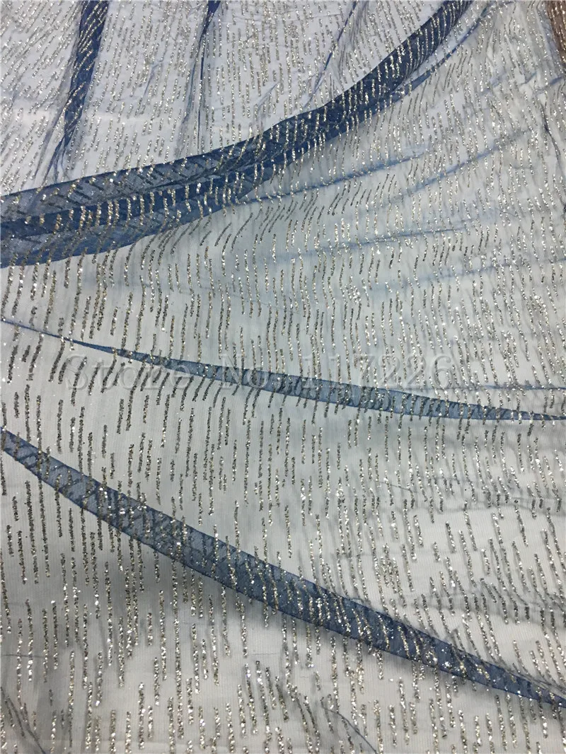 Красивая нигерийская кружевная ткань, блестящая африканская кружевная ткань с блестками в темно-синей сетке, серебряные блестки
Красивая нигерийская кружевная ткань, блестящая африканская кружевная ткань с блестками в темно-синей сетке, серебряные блестки