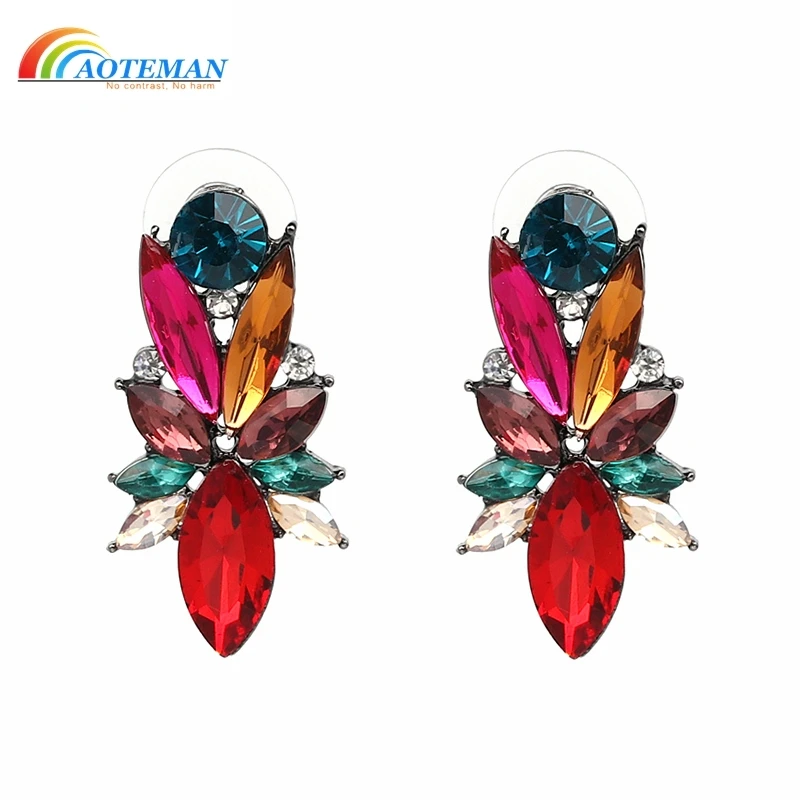 AOTEMAN 2019 Sexy Luxury Crystal Earrings BOHO Rhinestone Fashion Jewelry Beads Women Shinning Maxi Stud Earrings
AOTEMAN 2019 Sexy Luxury Crystal Earrings BOHO Rhinestone Fashion Jewelry Beads Women Shinning Maxi Stud Earrings