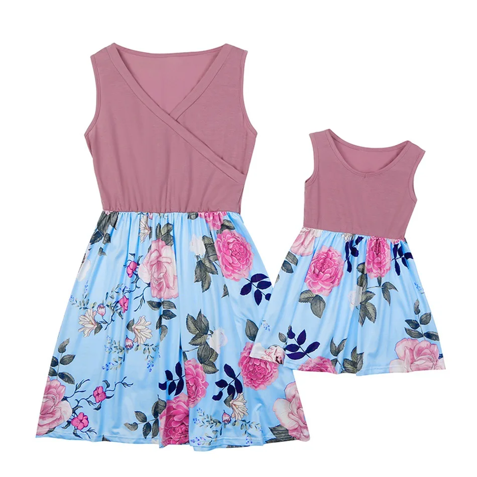 ZOGAA 2019 Spring Mother Daughter Matching Clothes Blue and Pink Sleeveless Mother Daughter Dresses Knee Dress 
ZOGAA 2019 Spring Mother Daughter Matching Clothes Blue and Pink Sleeveless Mother Daughter Dresses Knee Dress