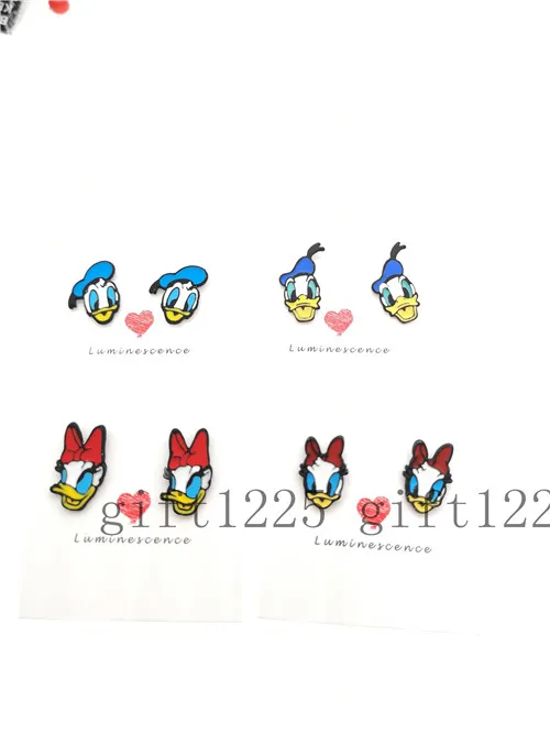 1 pairs Cartoon Donald Duck Daisy head cute Fashion Stud Earring Cute Earrings For girl gifts
1 pairs Cartoon Donald Duck Daisy head cute Fashion Stud Earring Cute Earrings For girl gifts
