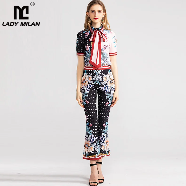 Women's Runway Twinsets Turn Down Bow Collar Short Sleeves Printed Shirts with Striped Fashion Pants Two Piece Pants Sets
Women's Runway Twinsets Turn Down Bow Collar Short Sleeves Printed Shirts with Striped Fashion Pants Two Piece Pants Sets