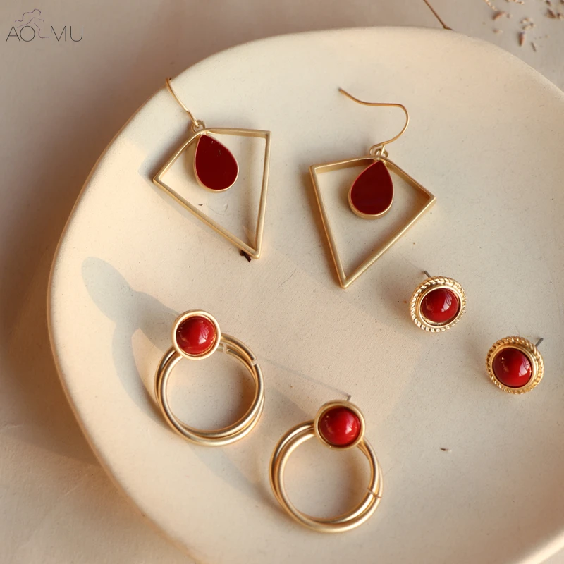 AOMU 2019 New Red Resin Drop Oil Matte Metal Geometric Triangle Round Circle Pearl Long Earrings for Women Girl
AOMU 2019 New Red Resin Drop Oil Matte Metal Geometric Triangle Round Circle Pearl Long Earrings for Women Girl