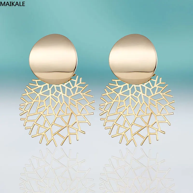 MAIKALE Statement Hollow Metal Round Earing Geometric Copper Drop Dangle Earrings for Women New Fashion Coffee Gold Color Earing
MAIKALE Statement Hollow Metal Round Earing Geometric Copper Drop Dangle Earrings for Women New Fashion Coffee Gold Color Earing