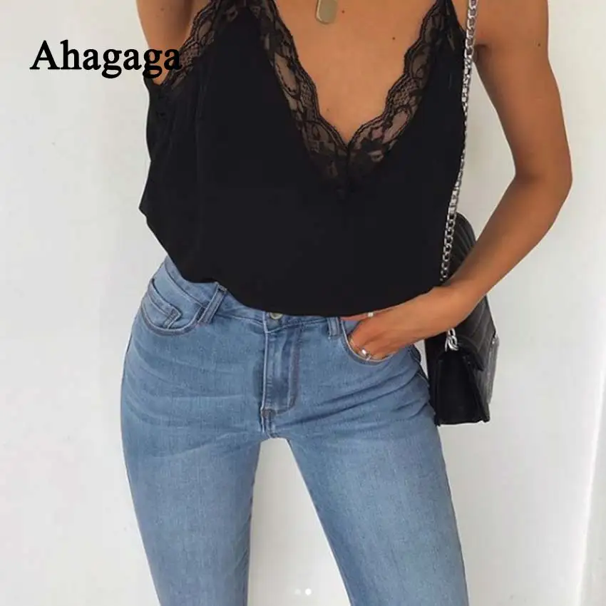 Ahagaga 2019 Spring Sexy Lace Camis Women Tops Fashion Solid White Black Hollow Out Regular Short Camis Women Blusas Female Tops
Ahagaga 2019 Spring Sexy Lace Camis Women Tops Fashion Solid White Black Hollow Out Regular Short Camis Women Blusas Female Tops
