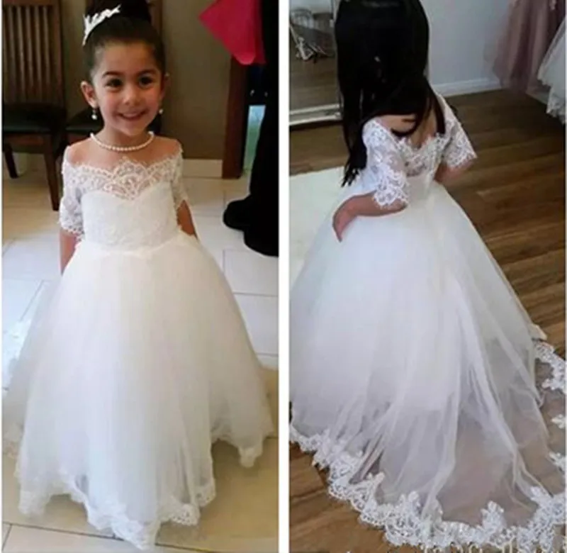 Vintage White Tulle Flower Girl Dress with Lace Applqiues Train Buttons Half Sleeves Custom Made Holy First Communion Gowns New
Vintage White Tulle Flower Girl Dress with Lace Applqiues Train Buttons Half Sleeves Custom Made Holy First Communion Gowns New