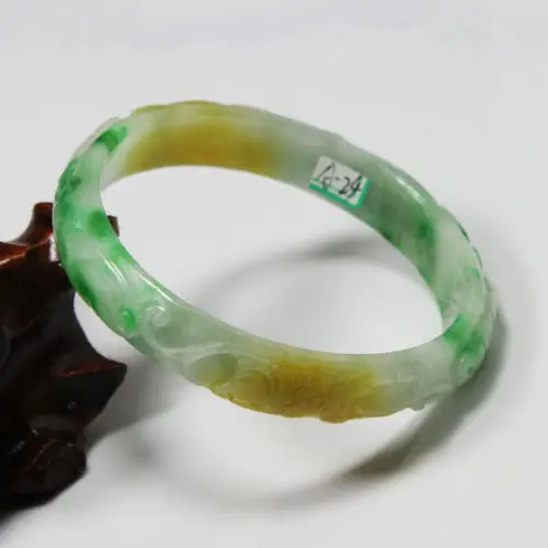 free shipping 01974 Beautiful Hand-carved Emerald Green Jadeite Jade Gems Bracelet Bangle
free shipping 01974 Beautiful Hand-carved Emerald Green Jadeite Jade Gems Bracelet Bangle