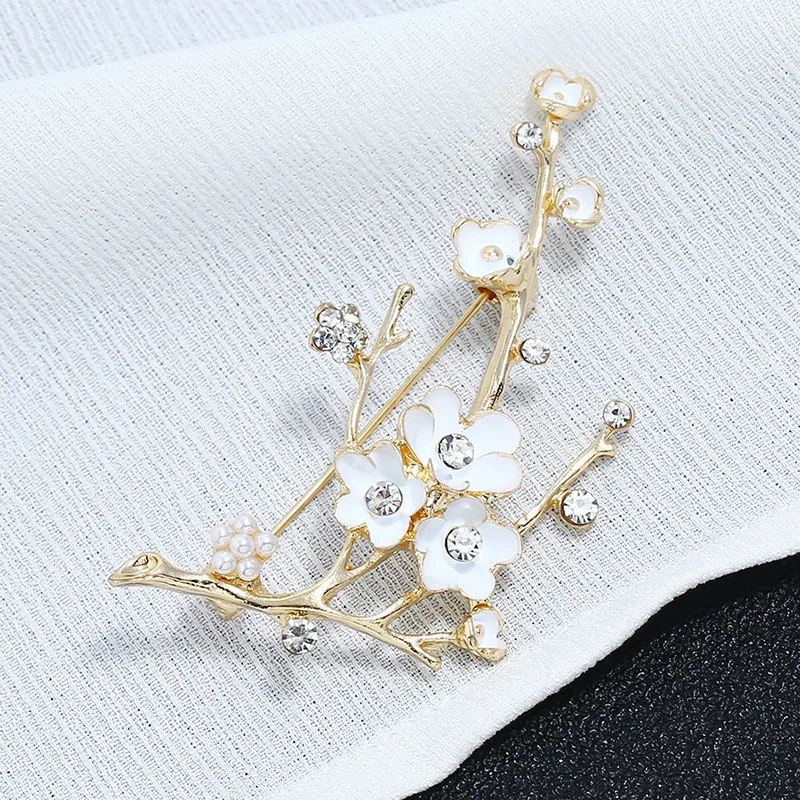 Plum Blossom Brooches for Women White Enamel Flower Golden Ally Bouquet Brooch