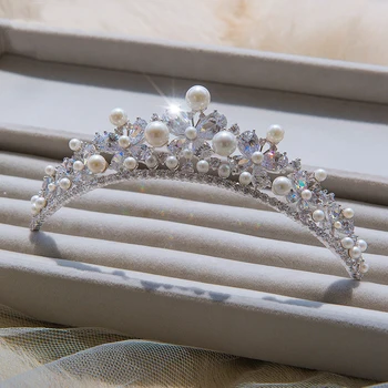 Lmpressionante Perola Nupcial Coroas Luxo CZ Diamante Crown De Cabelo Acesseorios De Cabelo Branco Silver De Casamento Joias
Lmpressionante Perola Nupcial Coroas Luxo CZ Diamante Crown De Cabelo Acesseorios De Cabelo Branco Silver De Casamento Joias