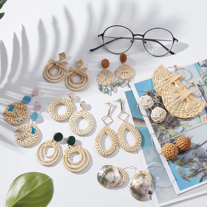 Junlead 2018 New sea star style Latest Handmade Straw Weave Rattan oorbellen Vine Braid Geometric Hollow Drop Earrings For Women
Junlead 2018 New sea star style Latest Handmade Straw Weave Rattan oorbellen Vine Braid Geometric Hollow Drop Earrings For Women