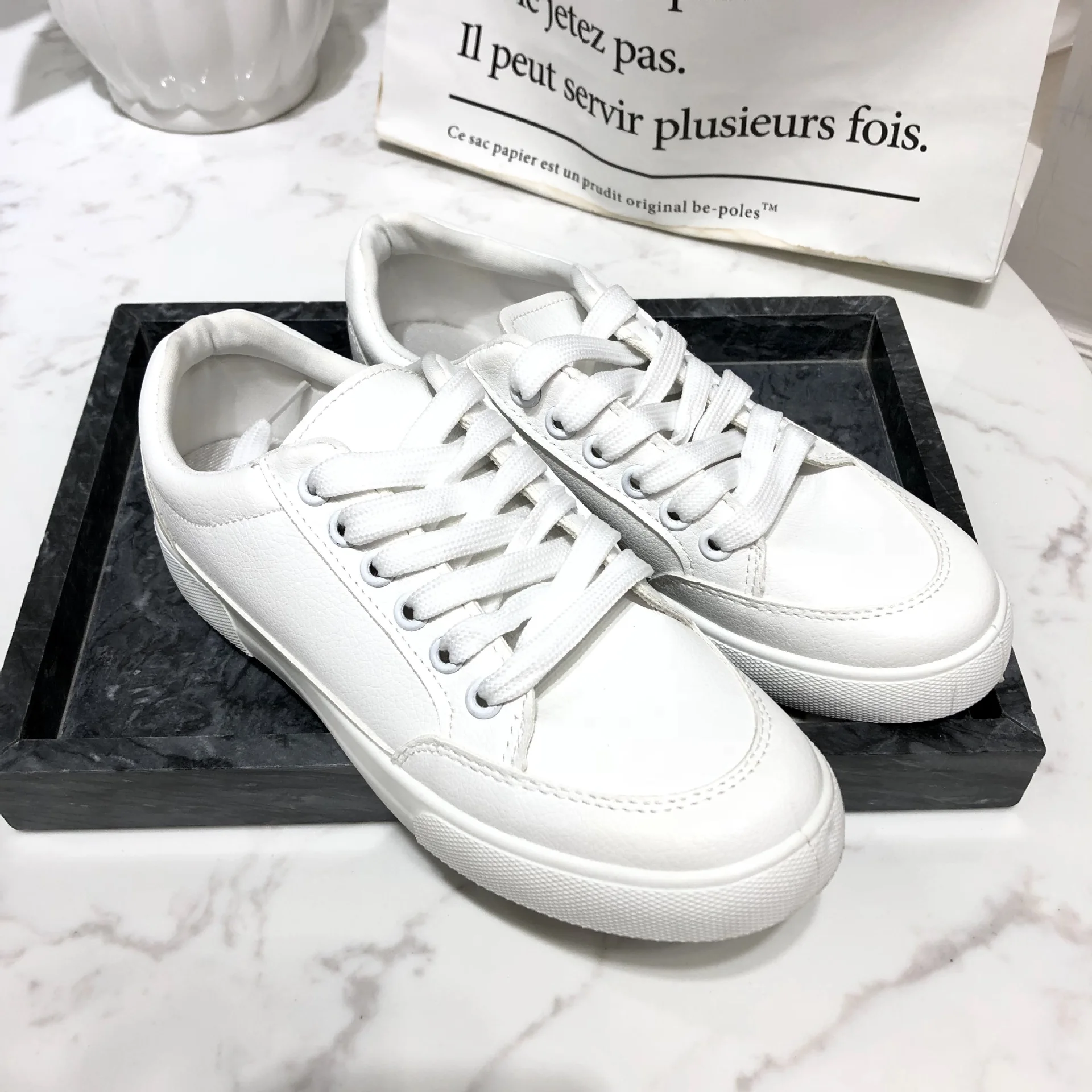 Small white shoes female 2018 new autumn increase wholesale women's shoes wild breathable walking shoes B4V1-B4V5
Small white shoes female 2018 new autumn increase wholesale women's shoes wild breathable walking shoes B4V1-B4V5