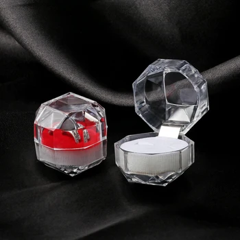 1PC 4*4cm Portable Crystal Acrylic Transparent Rings Earring Display Box Wedding Jewelry Package Box Ring Organizer Storage Box 
1PC 4*4cm Portable Crystal Acrylic Transparent Rings Earring Display Box Wedding Jewelry Package Box Ring Organizer Storage Box