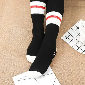 Brand Quality Lovely Winter Socks Breathable Cotton Socks Contrast Color Cotton Suitable Unisex Letter Printing Socks
Brand Quality Lovely Winter Socks Breathable Cotton Socks Contrast Color Cotton Suitable Unisex Letter Printing Socks
