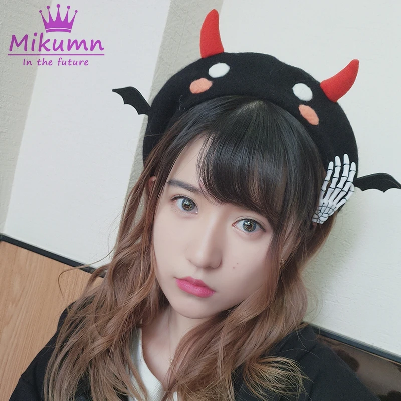 Devil Wings Beret Wool Lolita Autumn Winter Women Hats Halloween Cosplay Kawaii Harajuku Warm Berets
Devil Wings Beret Wool Lolita Autumn Winter Women Hats Halloween Cosplay Kawaii Harajuku Warm Berets