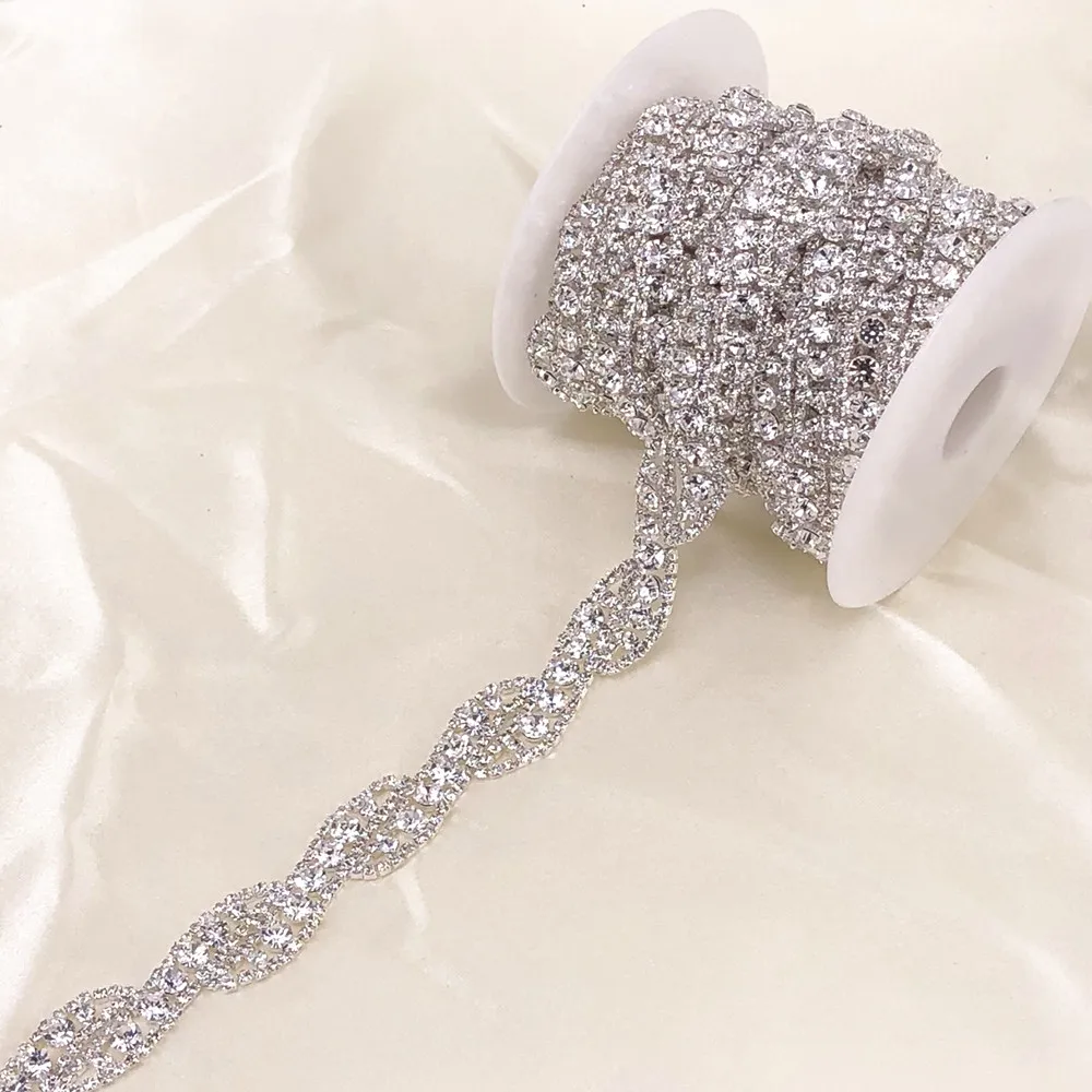 1 Yard silver Crystal Rhinestone Trim Chain by Yard For wedding dress decorative crystal chain
1 Yard silver Crystal Rhinestone Trim Chain by Yard For wedding dress decorative crystal chain