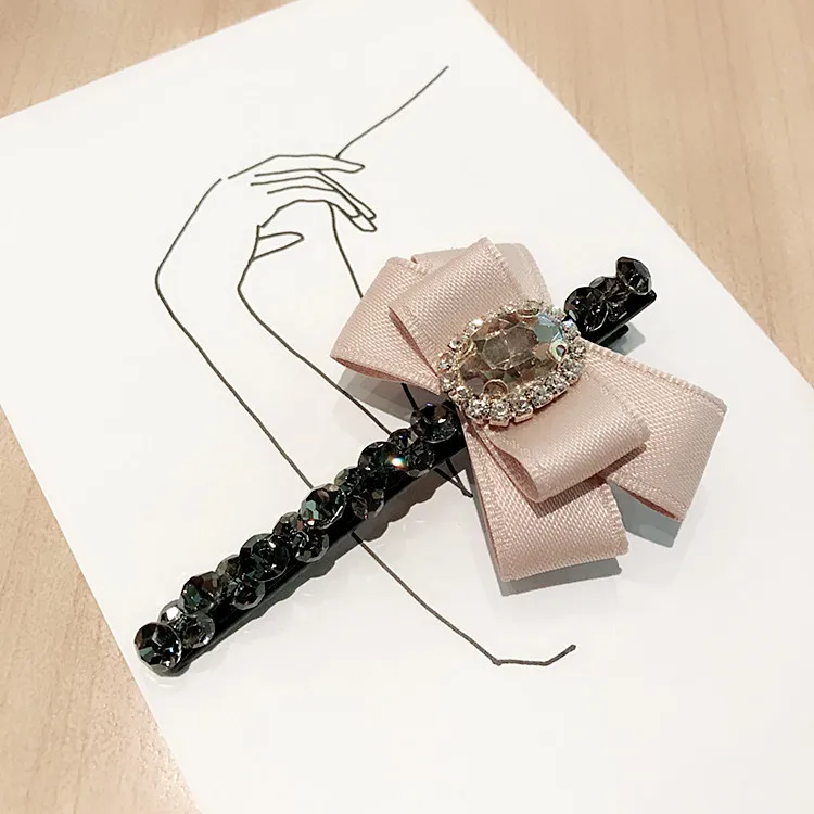 Sweet Czech Cloth Bow Hairclip Crystal Rhinestone Jewelry Hair Clips Bows Hairpins Sweet Ponytail Holder Women Girls Accessories
Sweet Czech Cloth Bow Hairclip Crystal Rhinestone Jewelry Hair Clips Bows Hairpins Sweet Ponytail Holder Women Girls Accessories
