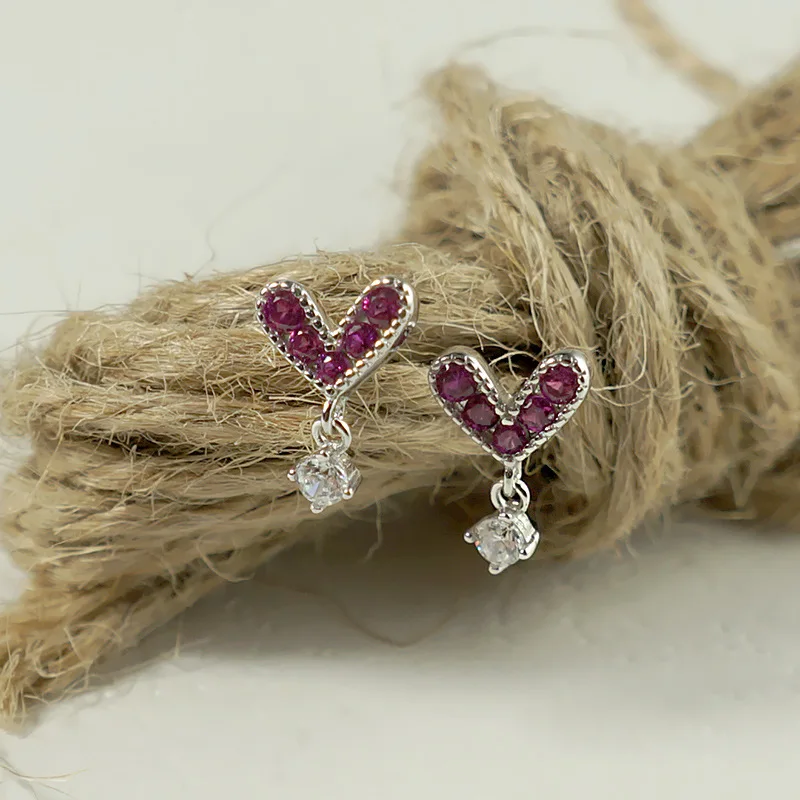 925 sterling silver mosaic red AAAzircon heart stud earrings simple fashion design wild temperament earrings for women jewelry
925 sterling silver mosaic red AAAzircon heart stud earrings simple fashion design wild temperament earrings for women jewelry