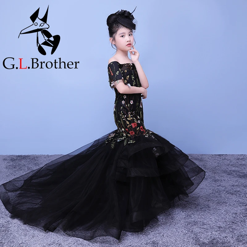 Embroidery Black Mermaid Princess Girl Dress Shoulderless Evening Party Gown Children Wedding Dresses Kids Pageant Gowns A148 
Embroidery Black Mermaid Princess Girl Dress Shoulderless Evening Party Gown Children Wedding Dresses Kids Pageant Gowns A148