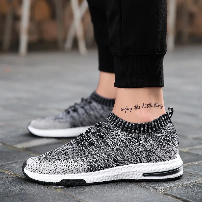 Running Shoes Men Sneakers Yeezys Boost Comfortable Flyknit Ultraboost Men's Sport Shoes Soft Non-slip Sole Zapatillas De Hombre
Running Shoes Men Sneakers Yeezys Boost Comfortable Flyknit Ultraboost Men's Sport Shoes Soft Non-slip Sole Zapatillas De Hombre