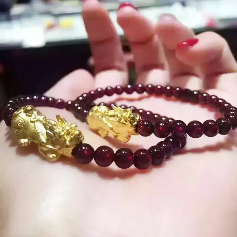 Creative Garnet Beaded Golden Pixiu Braclet Fashion Charms Bracelet Lucky Brave Wealth Jewelry for Couple Trendy Bracelet
Creative Garnet Beaded Golden Pixiu Braclet Fashion Charms Bracelet Lucky Brave Wealth Jewelry for Couple Trendy Bracelet