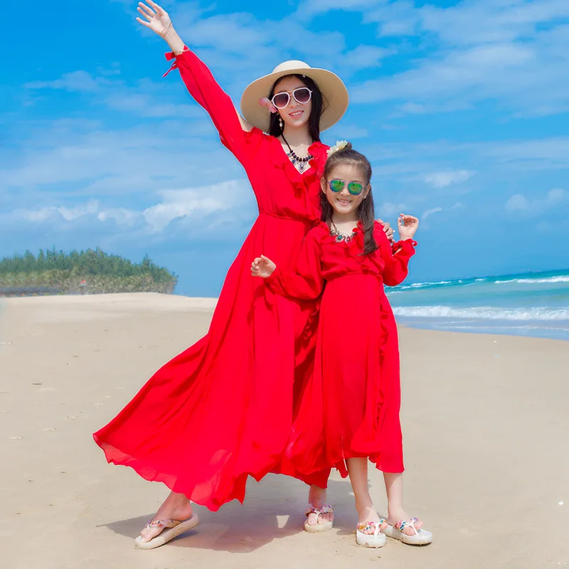 2018 new Family Style Family Chiffon Dress Mother Daughter Long Dress Mom and Daughter Dresses Clothes Family Clothing Outfits
2018 new Family Style Family Chiffon Dress Mother Daughter Long Dress Mom and Daughter Dresses Clothes Family Clothing Outfits