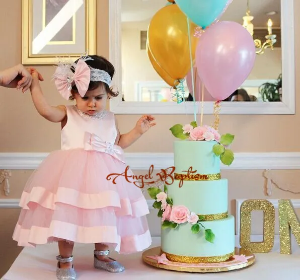 Cute Pink toddler flower girl dresses beading crystal tutu dress tiered baby first birthday princess pageant dress with bow
Cute Pink toddler flower girl dresses beading crystal tutu dress tiered baby first birthday princess pageant dress with bow