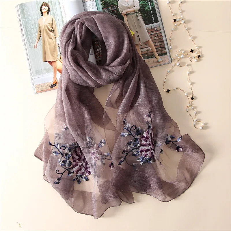 New silk scarf women 2019 fashion Stereoscopic embroidered silk scarves high quality shawl wrap winter neck scarf femme hijab
New silk scarf women 2019 fashion Stereoscopic embroidered silk scarves high quality shawl wrap winter neck scarf femme hijab