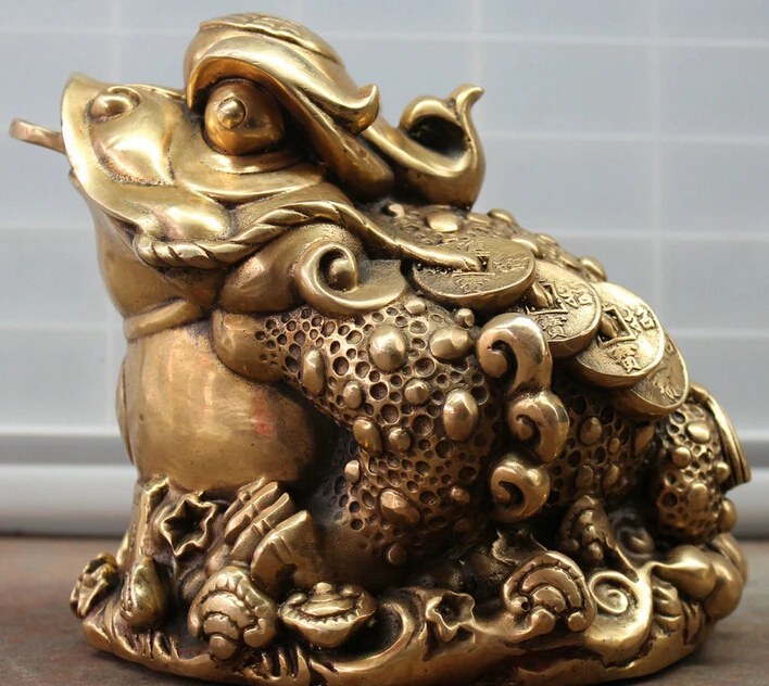 8" Chinese Fengshui Folk Brass Golden Toad Spittor Coin Rich Money Wealth Statue R0710 B0403
8" Chinese Fengshui Folk Brass Golden Toad Spittor Coin Rich Money Wealth Statue R0710 B0403