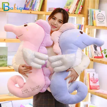 1pc 70/90cm Lovely Flying Sea Horse with Wings Plush Toys Stuffed Cute Animal Sofa Pillow Huge Soft Cushion Valentine Gift
1pc 70/90cm Lovely Flying Sea Horse with Wings Plush Toys Stuffed Cute Animal Sofa Pillow Huge Soft Cushion Valentine Gift