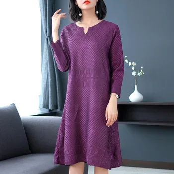 Plus Size Dress 2018 Middle-aged Women Fashion A Line Casual Loose Embroidery Miyake Pleats Dress for women weight 45-75kg
Plus Size Dress 2018 Middle-aged Women Fashion A Line Casual Loose Embroidery Miyake Pleats Dress for women weight 45-75kg