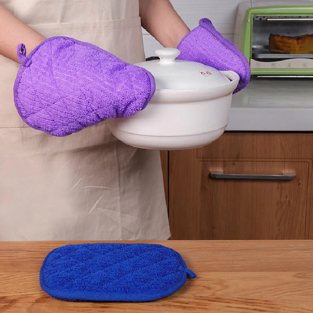 Microwave Oven Gloves Kitchen High Temperature Anti-Scalding Thick Cotton Oven Mitts and Potholder mat for BBQ or Kitchen
Microwave Oven Gloves Kitchen High Temperature Anti-Scalding Thick Cotton Oven Mitts and Potholder mat for BBQ or Kitchen