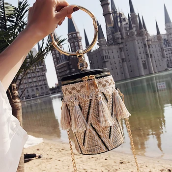 2018 Summer Fashion New Handbag High quality Straw bag Women bag Round Tote bag Hand Metal Ring Tassel Chain Shoulder Travel bag
2018 Summer Fashion New Handbag High quality Straw bag Women bag Round Tote bag Hand Metal Ring Tassel Chain Shoulder Travel bag