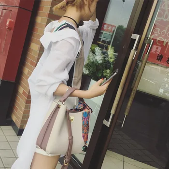 2017 summer style European and American color silk scarf single shoulder bag fashion hundred bag simple oblique satchel
2017 summer style European and American color silk scarf single shoulder bag fashion hundred bag simple oblique satchel