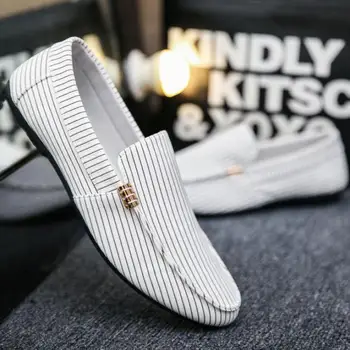 38~46 Plus Size Men Canvas Shoes Black White Stripe Mens Slip On Loafers Casual Driving Shoes Breathable Lightweight Espadrilles
38~46 Plus Size Men Canvas Shoes Black White Stripe Mens Slip On Loafers Casual Driving Shoes Breathable Lightweight Espadrilles