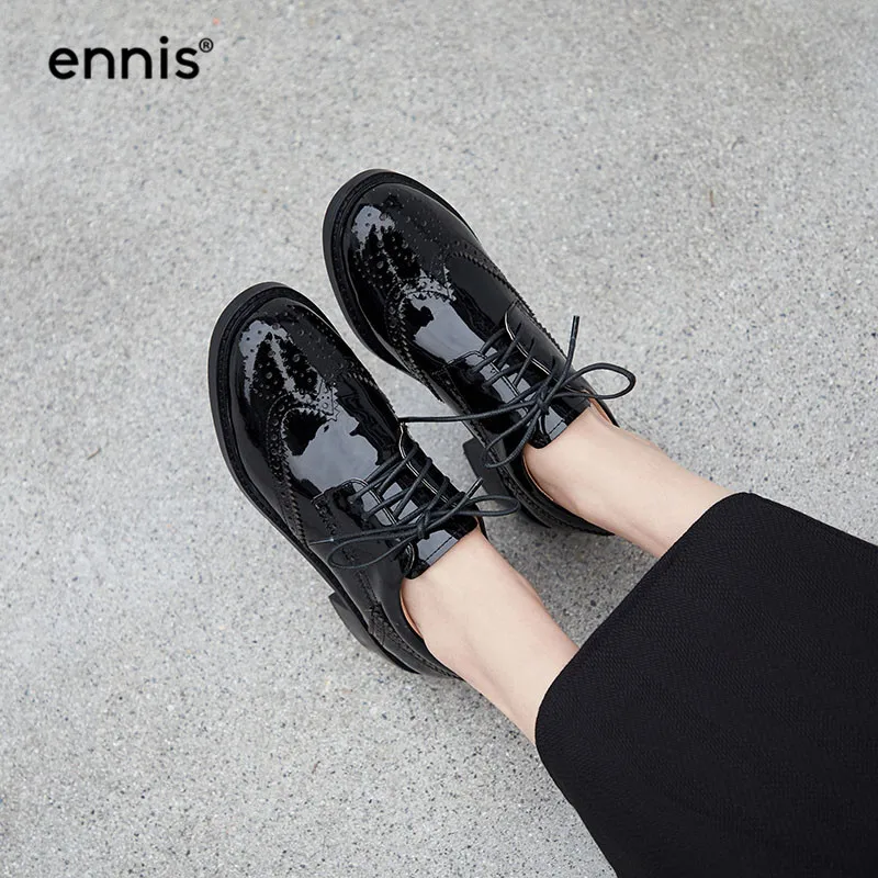 2019 Black Brogue Shoes Women Patent Genuine Leather Ladies Lace Up Pumps Flower Carved Med Heel Spring Casual Shoes NEW P930
2019 Black Brogue Shoes Women Patent Genuine Leather Ladies Lace Up Pumps Flower Carved Med Heel Spring Casual Shoes NEW P930