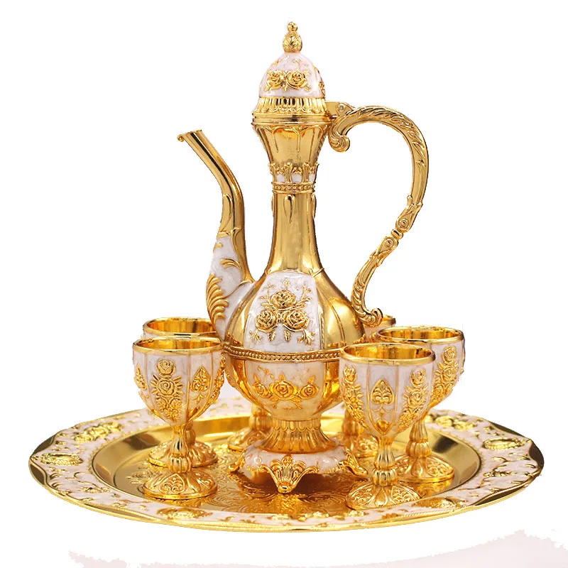 OUSSIRRO Russian Luxury Metal Hanging Wine Set Rack Wine Cup Holder Fashion Exquisit Castle pattern cup table decoration
OUSSIRRO Russian Luxury Metal Hanging Wine Set Rack Wine Cup Holder Fashion Exquisit Castle pattern cup table decoration