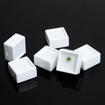 De Bijoux 35pcs White Plastic Square CZ Diamond Box Jewelry Beads/Stud Earring Display Box Case Showcase 1x1" Gift Favor Boxes
De Bijoux 35pcs White Plastic Square CZ Diamond Box Jewelry Beads/Stud Earring Display Box Case Showcase 1x1" Gift Favor Boxes